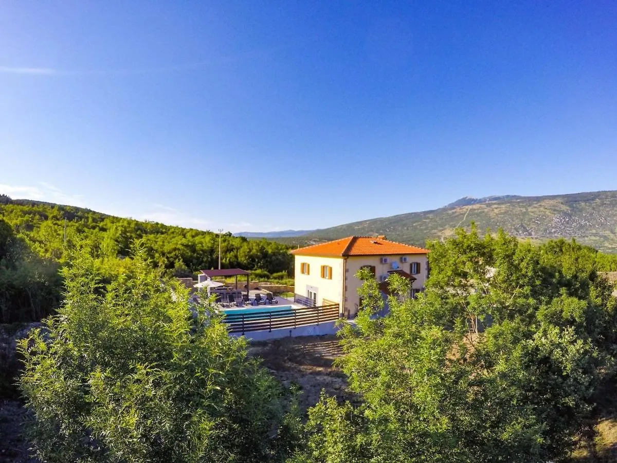 Villa Telma In Kostrcani - Haus Fuer 8-10 Personen Hırvatistan