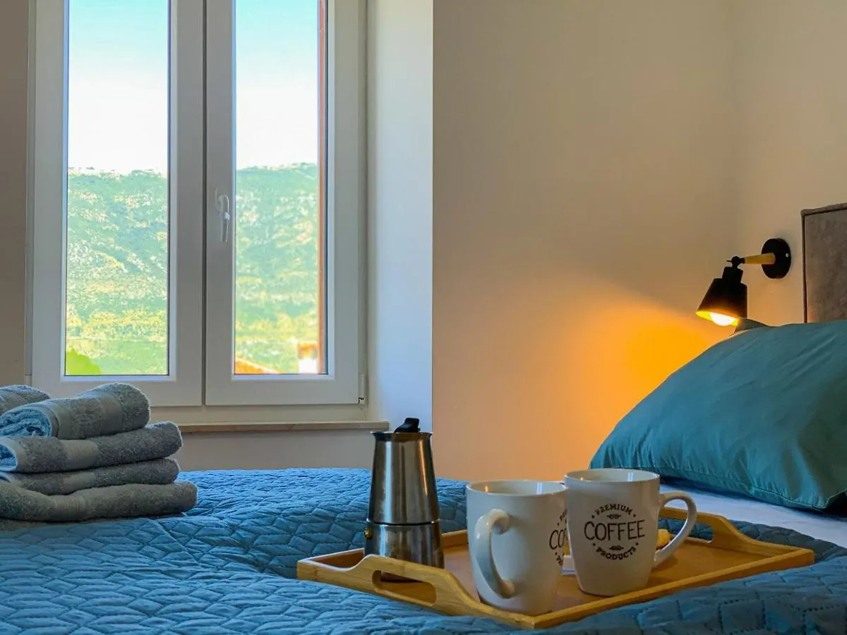 Villa Telma In Kostrcani - Haus Fuer 8-10 Personen